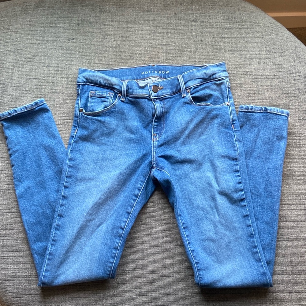 Size 27 MOTT & BOW denim jeans
